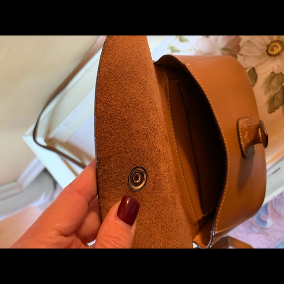 Dooney and Bourke crossbody - Picture 3 of 6